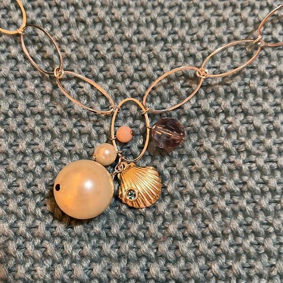 Set of necklace and earrings - Picture 6 of 9